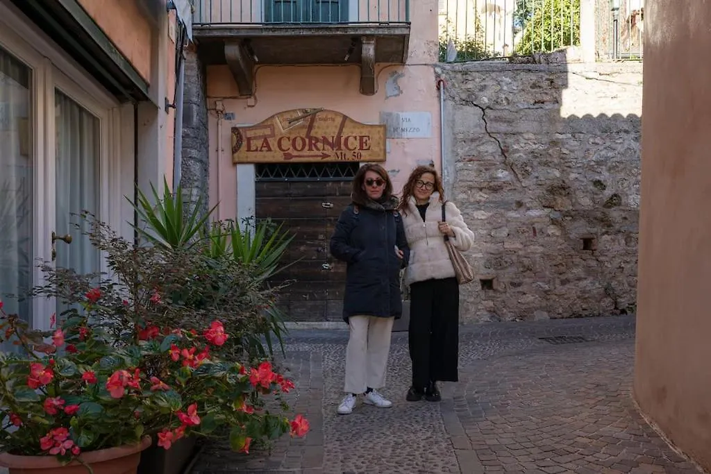 Casa Di Mezzo Nel Cuore Di サロ 0*,  イタリア