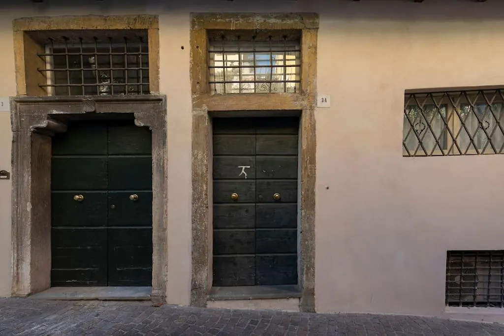 Casa Di Mezzo Nel Cuore Di サロ アパート